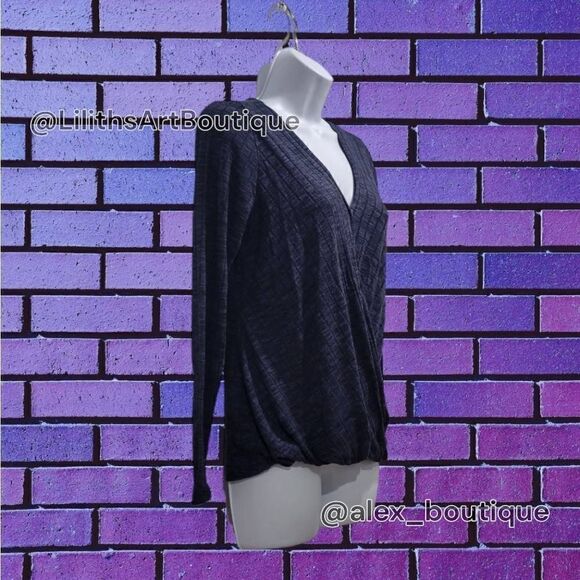 Rock and Republic Ribbed Twist Top(K013)-Size XS for Women - Picture 3 of 7